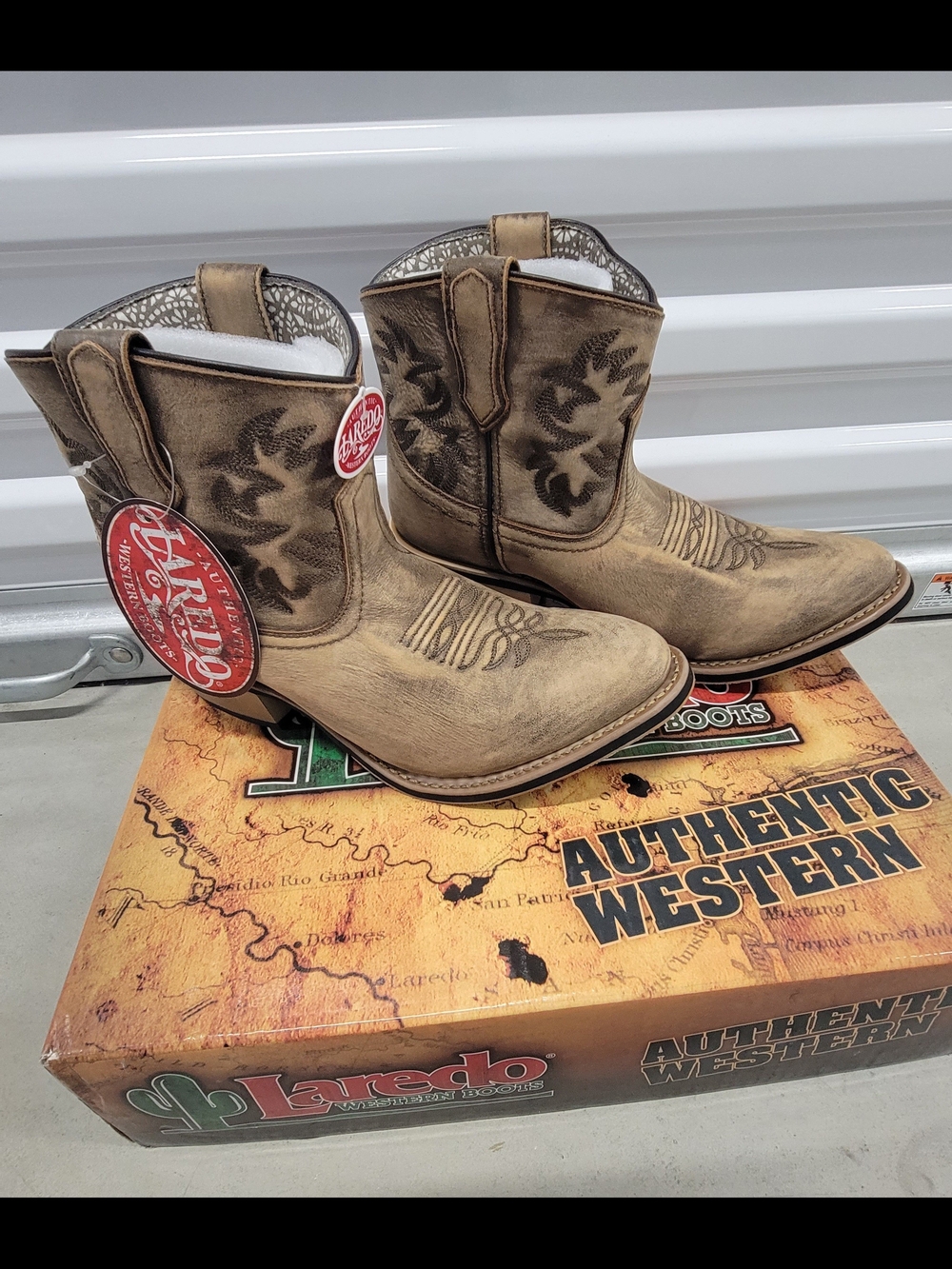 Laredo Womens Sz 9.5 M 51028 Brown Cowgirl Western Ankle Shortie Boots